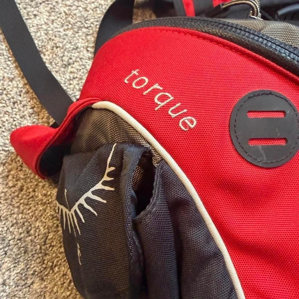 OSPREY Torque Red Black Zip Crossbody Messenger Laptop Shoulder‎ BAG